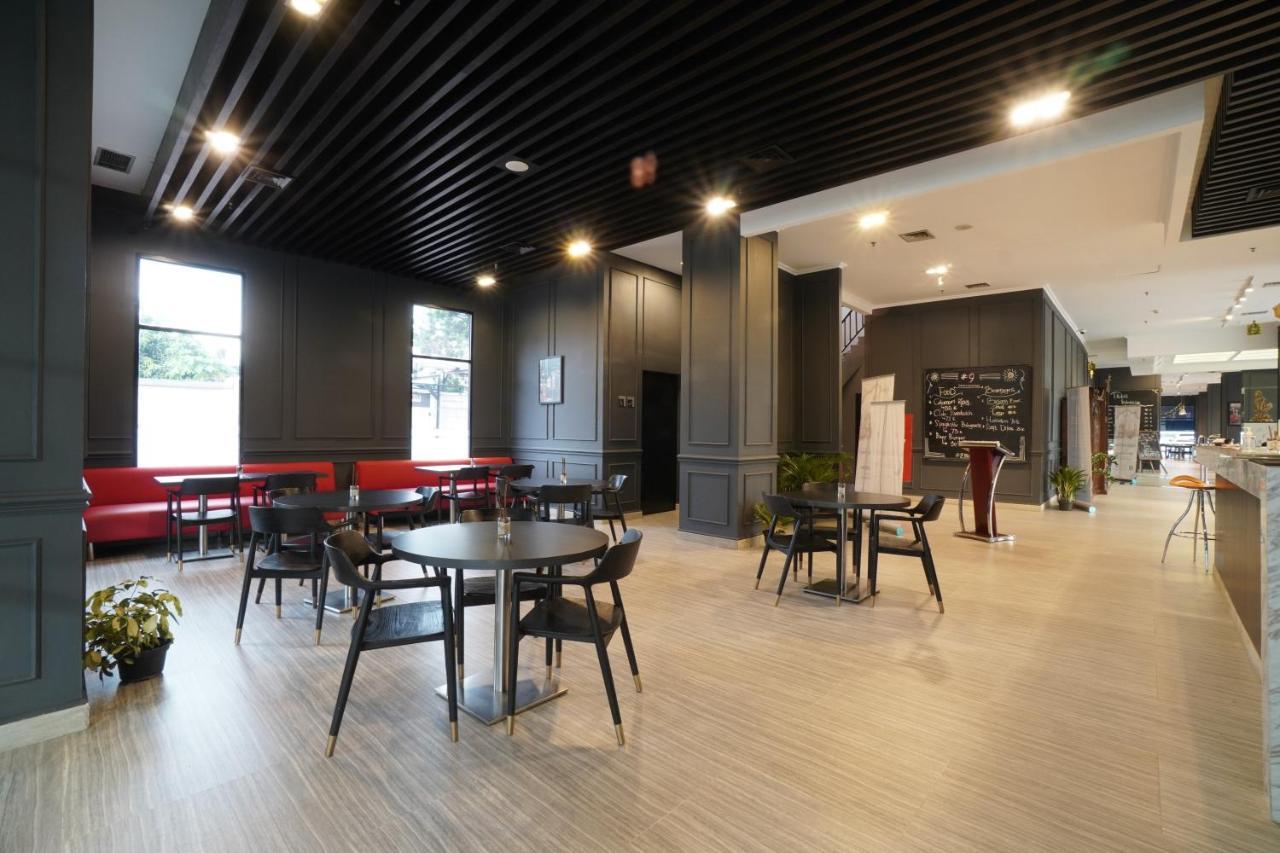 Swiss-Belinn Cawang Джакарта Екстер'єр фото
