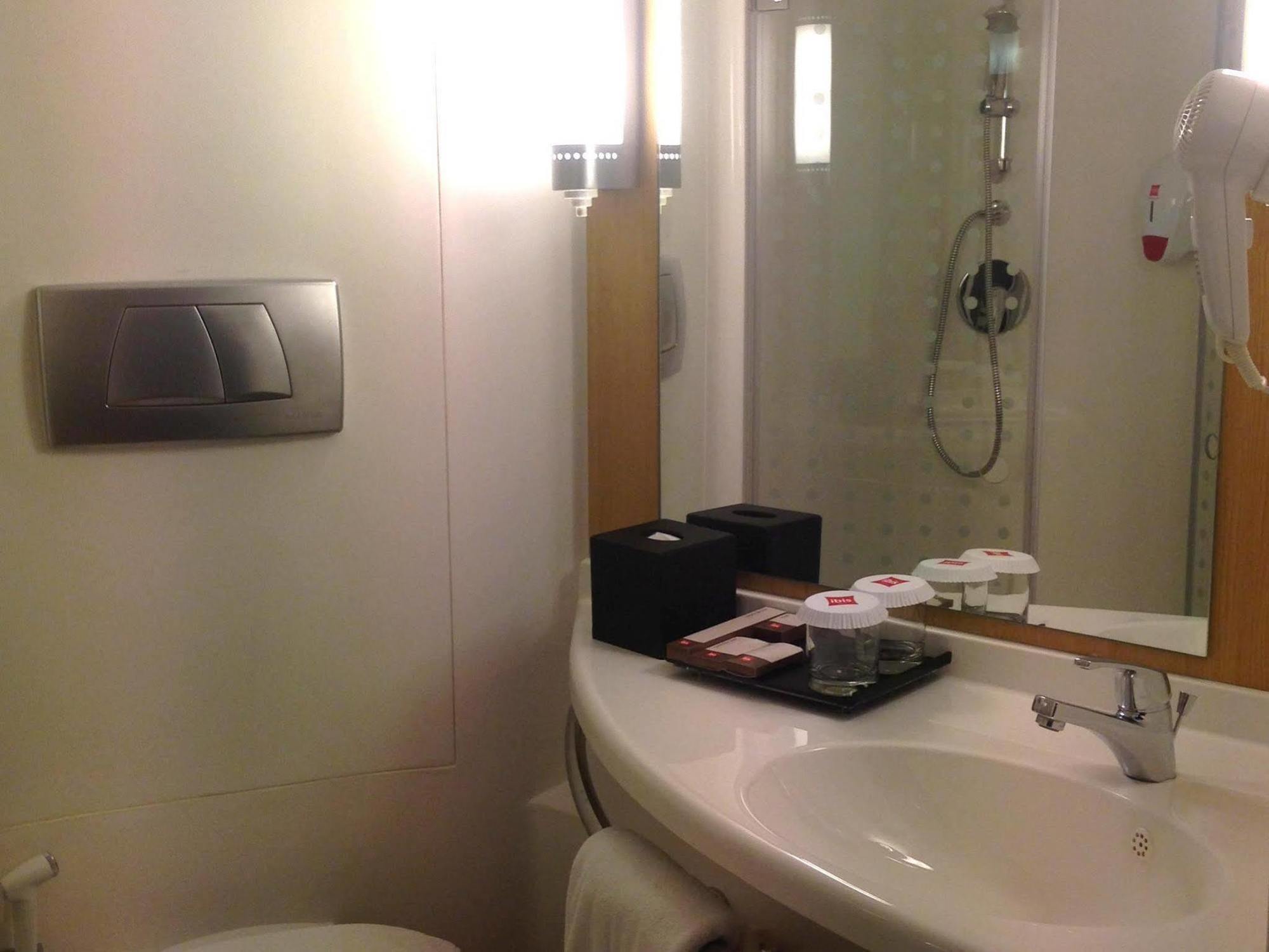 Swiss-Belinn Cawang Джакарта Екстер'єр фото